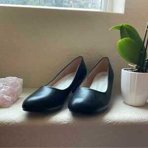 Elegant Black Leather Women's Shoes